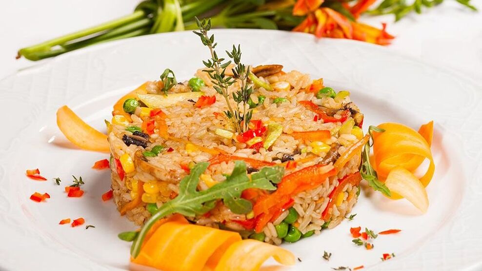 蔬菜烩饭是地中海饮食者的完美午餐。